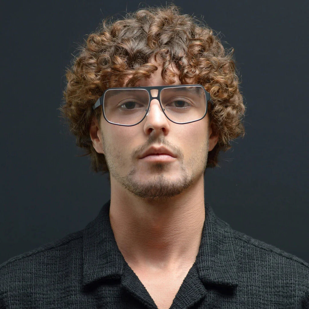 Prensil Hal Black